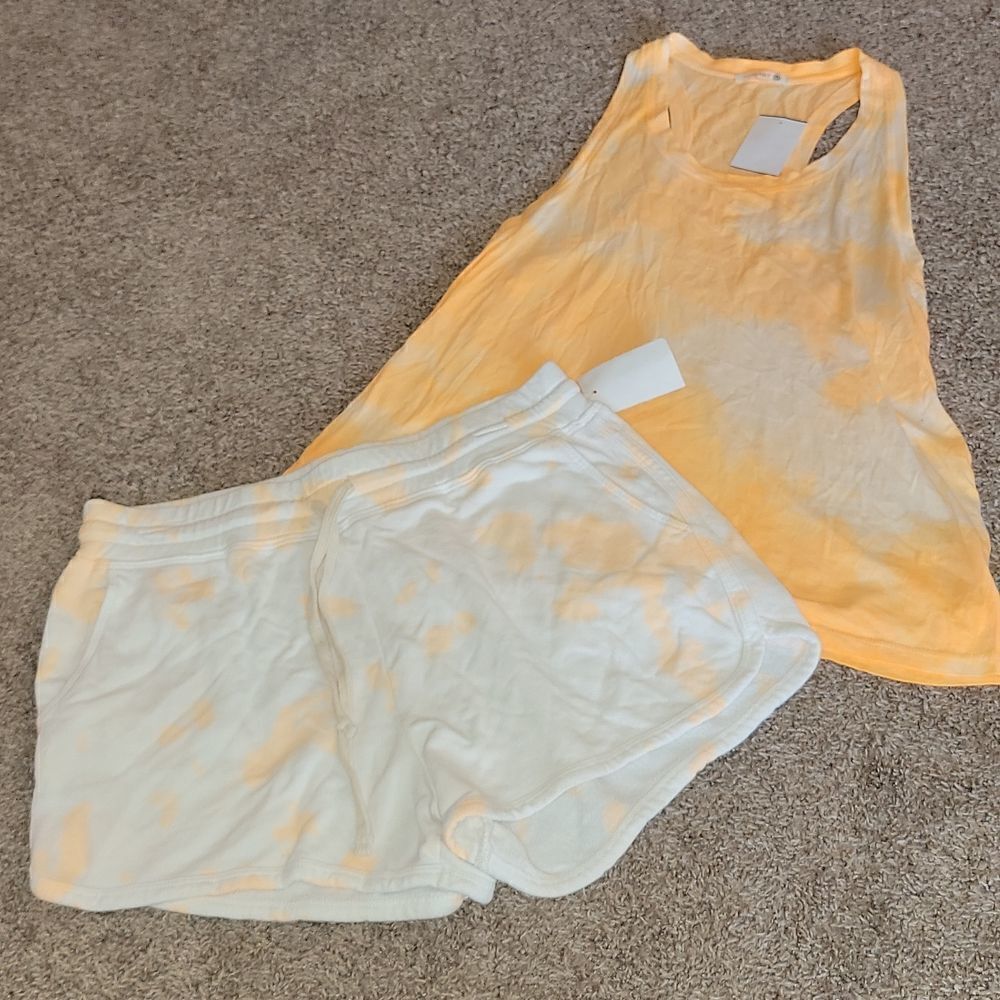 New Sundry Tie Dye Tank and Shorts set size 3 (Large)